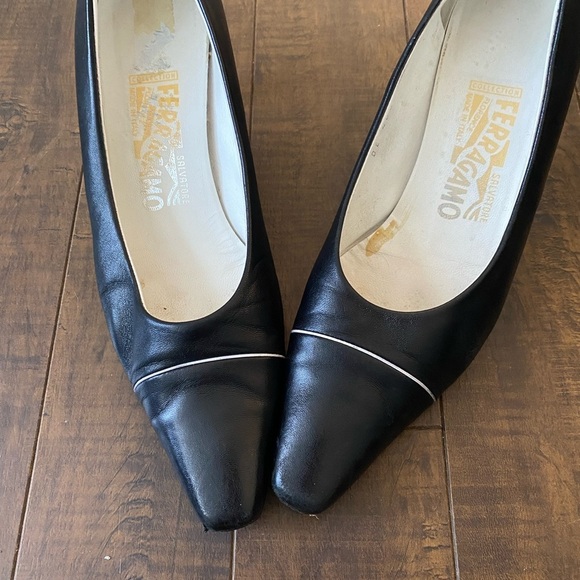 Salvador Ferragamo Black kitten heels - Picture 7 of 13